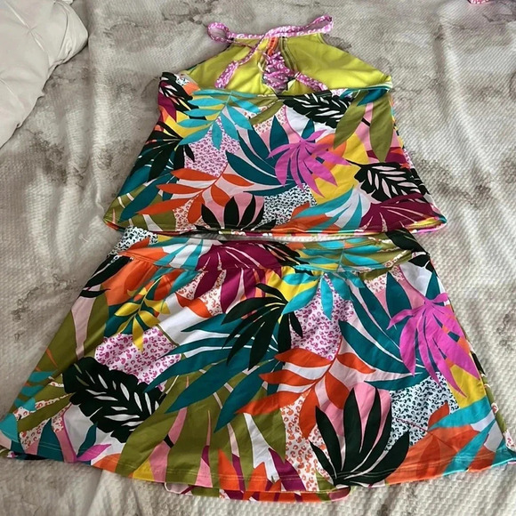 Bleu Rod Beattie Wild At Heart Key Hole High Neck Tankini Top and Skirted Bottom - Picture 7 of 11